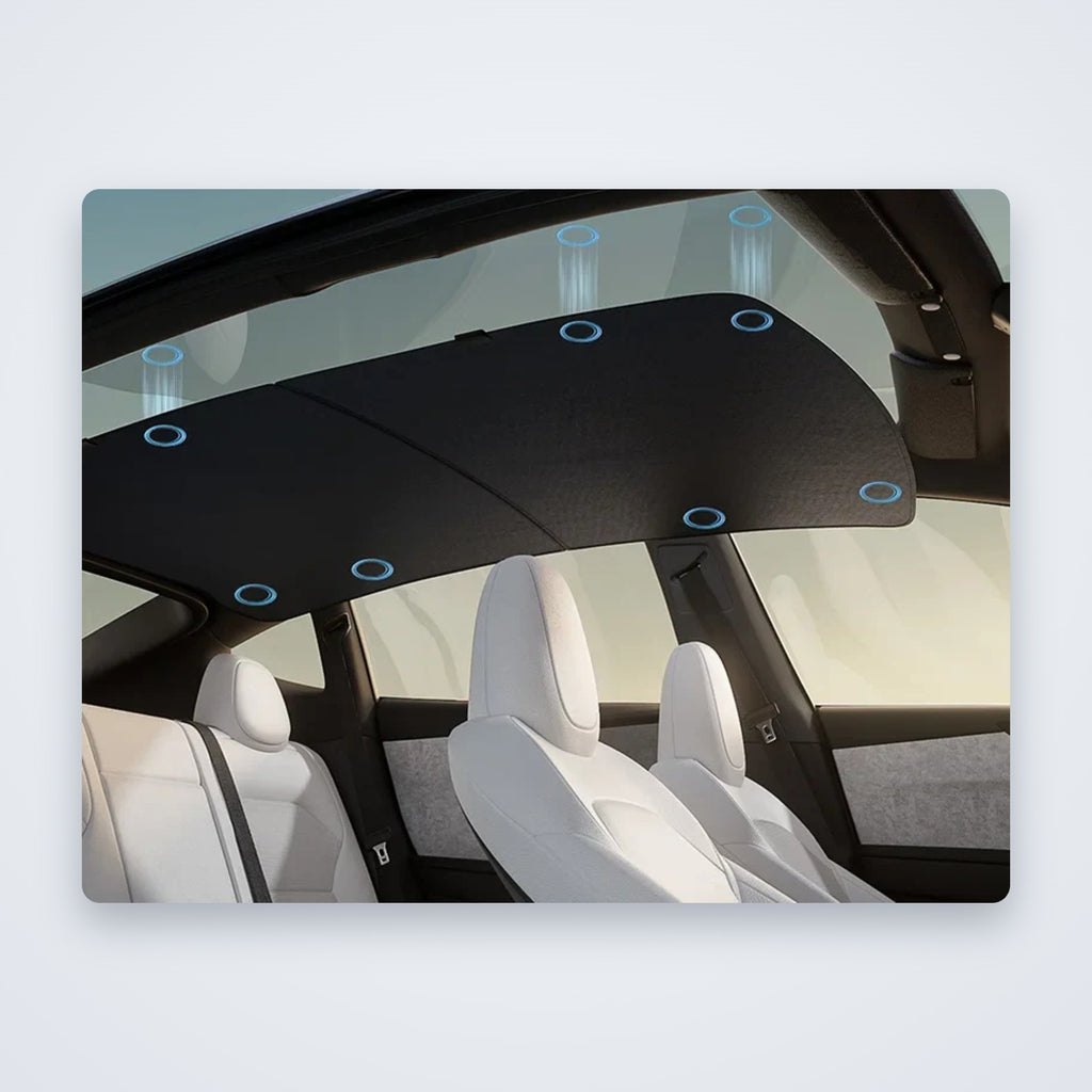 Magnetischer Glasdach-Sonnenschutz montiert im Tesla Model Y – Innenansicht
